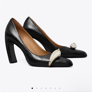 Tory Burch Pierced Pump Black